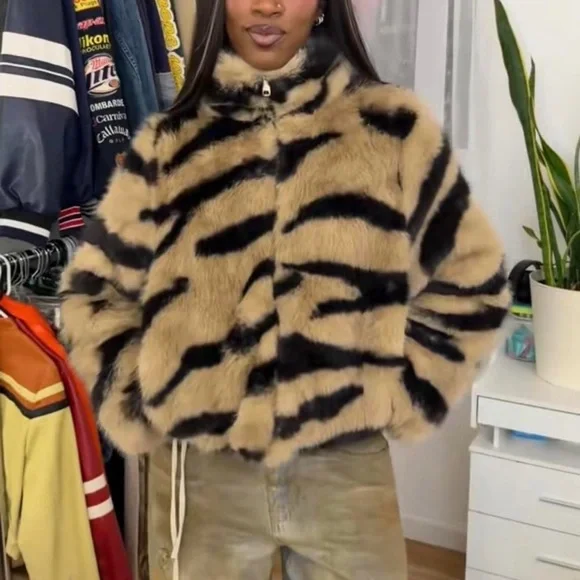 Fashion Nova tiger faux fur jacket - Picture 2 of 8